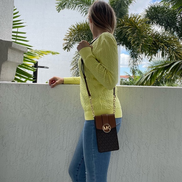 Michael Kors Women Carmen Small Faux Leather Phone Crossbody Bag - Picture 6 of 15